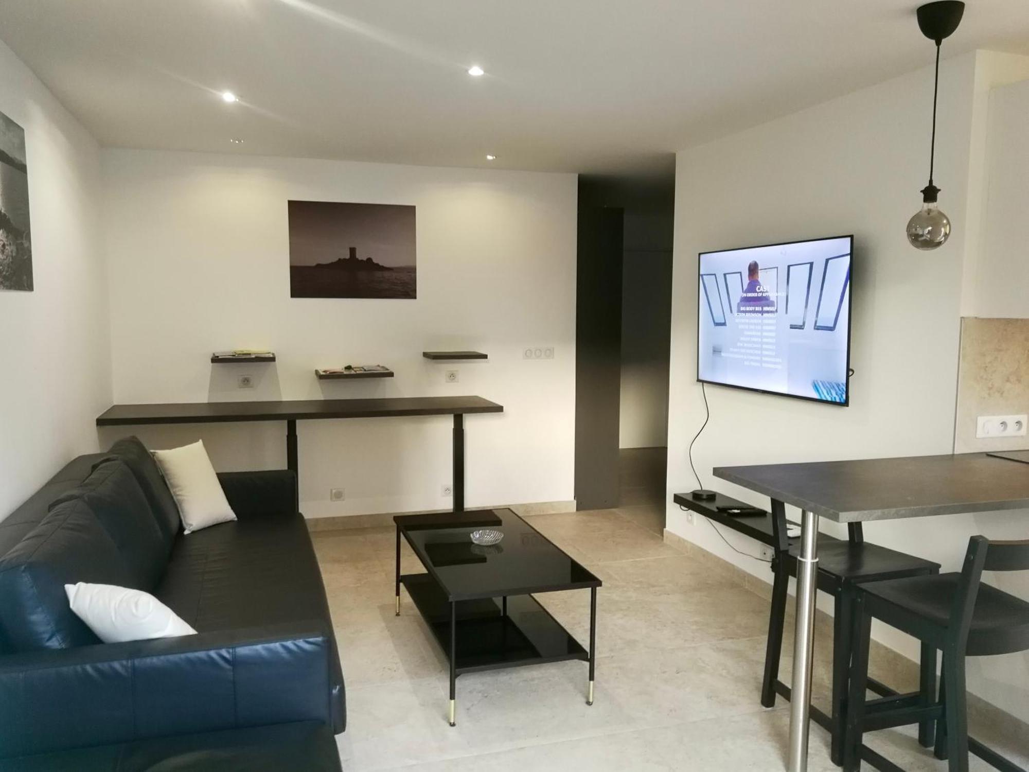 Grand Studio Standing Avec Terrasse Et Parking Sainte-Maxime Exterior photo